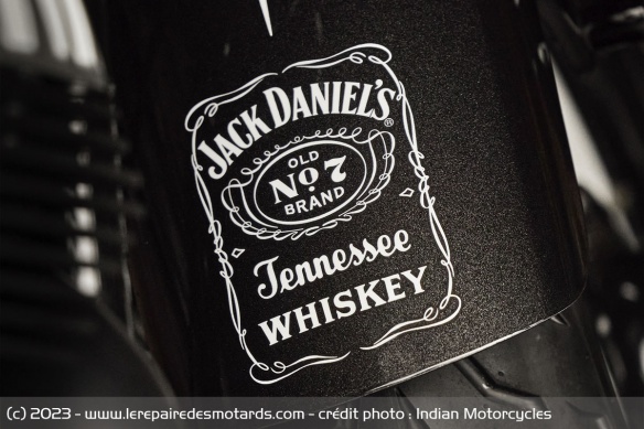 Un peu de whisky a été intégré au mélange de peinture Un peu de whisky a été intégré au mélange de peinture