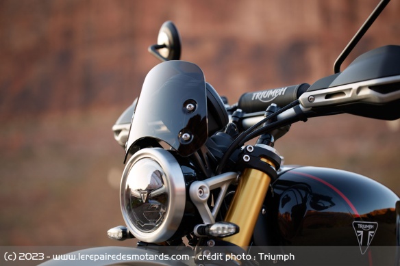 Phare de la Triumph Scrambler 1200 XE 2024 Phare de la Triumph Scrambler 1200 XE 2024