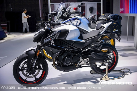 Roadster CFMoto 450NK Roadster CFMoto 450NK