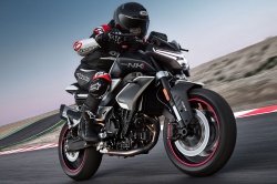 Roadsters CFMoto 800NK Sport et Advanced