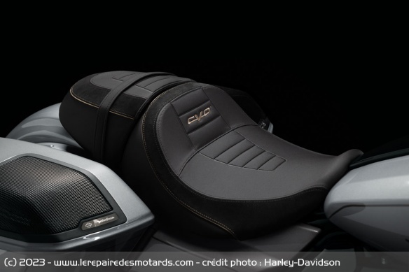 La selle de la Harley-Davidson CVO Street Glide La selle de la Harley-Davidson CVO Street Glide