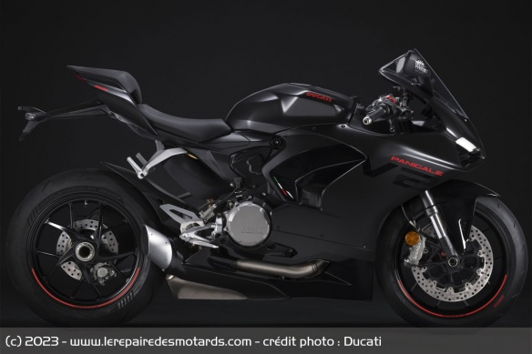 La Panigale V2 est vendue 20.490 euros dans sa livrée noire La Panigale V2 est vendue 20.490 euros dans sa livrée noire
