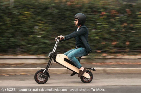 Le TOM revendique 50 km d'autonomie et une vitesse de pointe de 45 km/h Le TOM revendique 50 km d'autonomie et une vitesse de pointe de 45 km/h