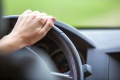 Sans permis blesse motard leçon conduite improvisée