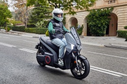 Seat abandonne le scooter électrique