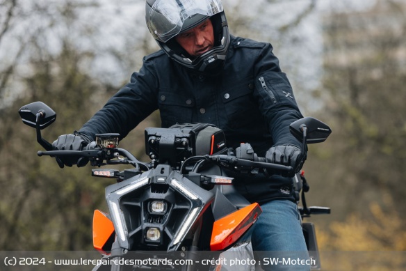 Rétroviseurs SW-Motech sur la KTM Duke Rétroviseurs SW-Motech sur la KTM Duke