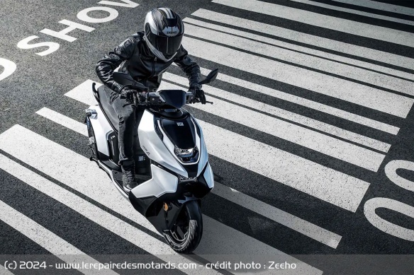 Le scooter électrique Zeeho AE8 S+ Le scooter électrique Zeeho AE8 S+