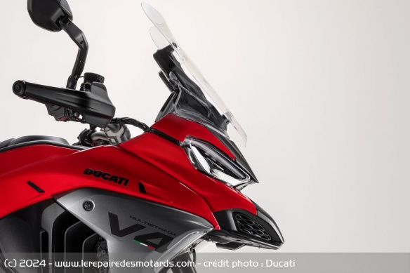L'avant de la Ducati Multistrada V4