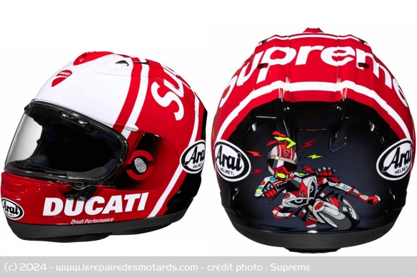 La collaboration s'accompagne aussi d'un casque Arai assorti La collaboration s'accompagne aussi d'un casque Arai assorti