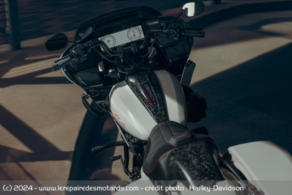 Bagger Harley-Davidson CVO Road Glide ST Bagger Harley-Davidson CVO Road Glide ST