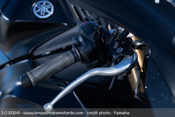 Le maitre-cylindre Brembo de la Yamaha R1 Race 2025 Le maitre-cylindre Brembo de la Yamaha R1 Race 2025