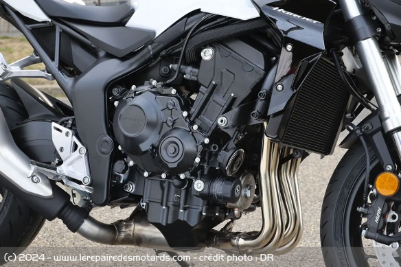Le 4 cylindres de 999 cm3 promet 149 ch et plus de 100 Nm de couple Le 4 cylindres de 999 cm3 promet 149 ch et plus de 100 Nm de couple