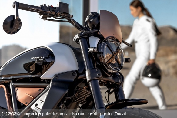 Moto Ducati Scrambler 10° Anniversario Rizoma Edition Moto Ducati Scrambler 10° Anniversario Rizoma Edition