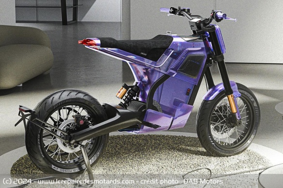 Moto électrique DAB 1a Transluscent Moto électrique DAB 1a Transluscent