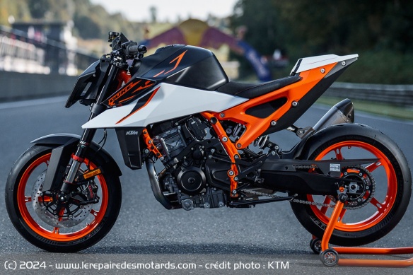 Roadster KTM 990 Duke R Roadster KTM 990 Duke R
