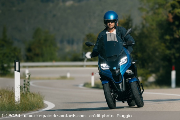 Scooter 3-roues Piaggio MP3 310 Sport Scooter 3-roues Piaggio MP3 310 Sport