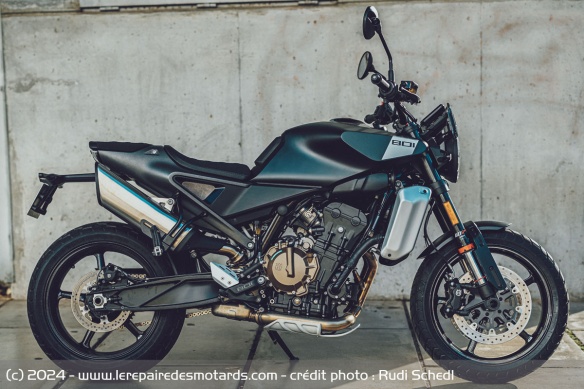 Scrambler Husqvarna Svartpilen 801