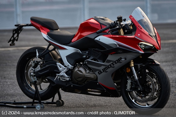 Sportive QJMOTOR SRK 600 RS Sportive QJMOTOR SRK 600 RS