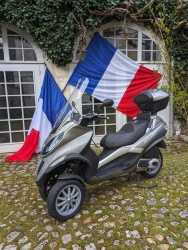 Le scooter de l'Elysée mis aux enchères - Crédit photo : Rouillac.com