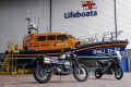 James Bond vend Triumph cause