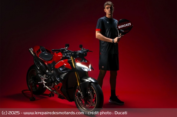 Les vêtements de padel Macron adoptent les coloris de Borgo Panigale Les vêtements de padel Macron adoptent les coloris de Borgo Panigale