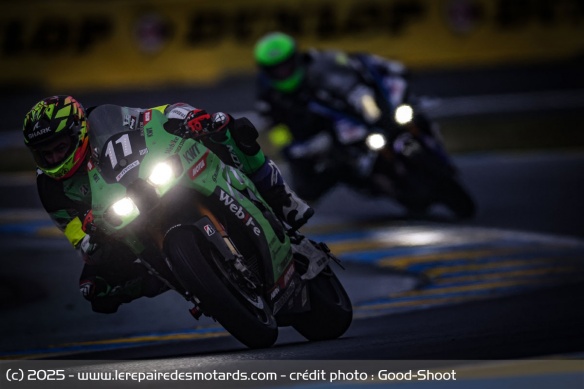 Le team Kawasaki Webike Trickstar a mené de la 8 à la 23e heure de course Le team Kawasaki Webike Trickstar a mené de la 8 à la 23e heure de course