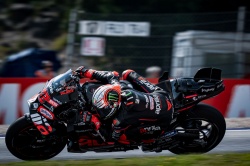MotoGP : 1re pole de Bezzecchi avec Aprilia - Crédit photo : Aprilia
