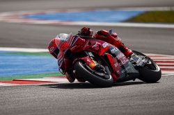 MotoGP : pole et record pour M. Marquez