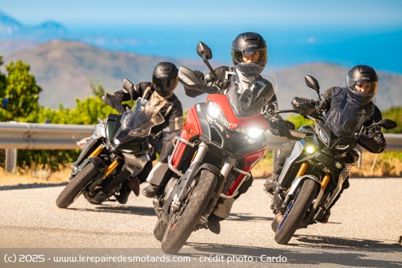 La technologie DMC permet de communiquer jusqu'à 2 km de distance et avec 31 utilisateurs La technologie DMC permet de communiquer jusqu'à 2 km de distance et avec 31 utilisateurs