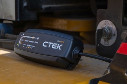 Chargeur de batterie CTEK NXT 5