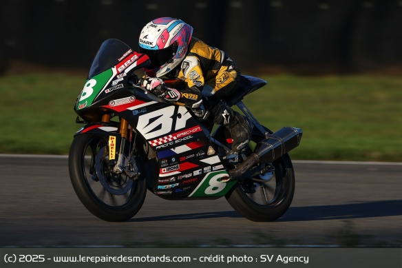 Léandre Martinez remporte les deux courses et le titre Moto4 Léandre Martinez remporte les deux courses et le titre Moto4