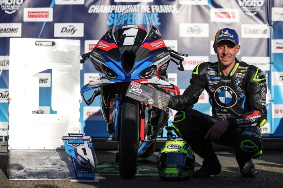 Le champion en titre prend déjà de l'avance au championnat Le champion en titre prend déjà de l'avance au championnat