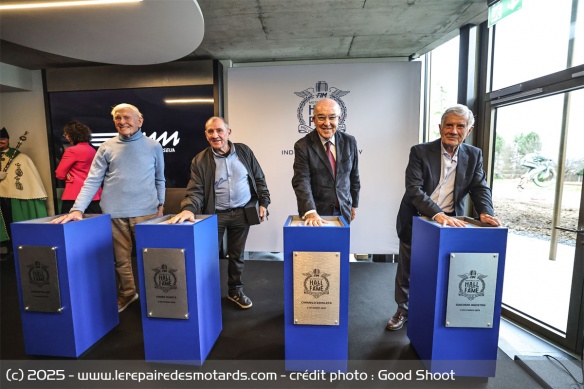 Les quatre premiers membres du Hall of Fame de la FIM Les quatre premiers membres du Hall of Fame de la FIM