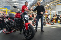 Ducati débute la production du dernier Monster