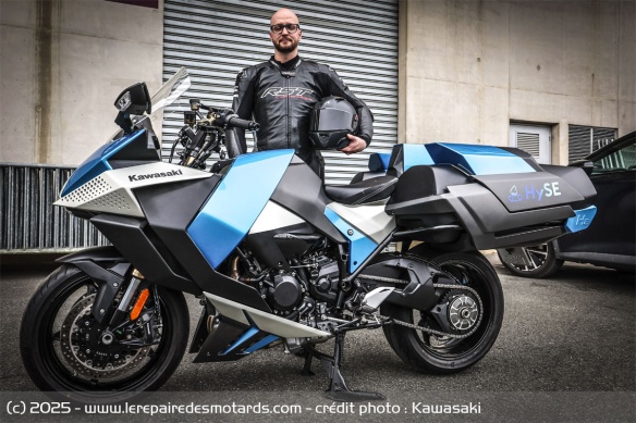 C'est le pilote allemand Matthias Höppner qui a piloté le prototype C'est le pilote allemand Matthias Höppner qui a piloté le prototype