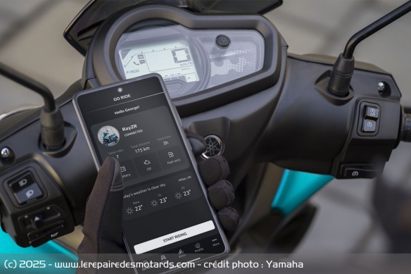 Le RayZR est désormais connecté via l'application Yamaha MyRide Le RayZR est désormais connecté via l'application Yamaha MyRide