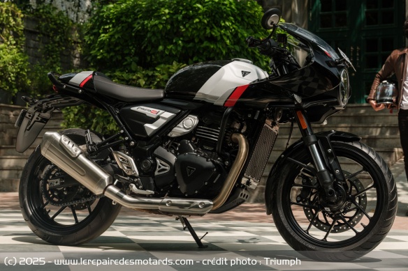 Café racer Triumph Thruxton 400 Café racer Triumph Thruxton 400