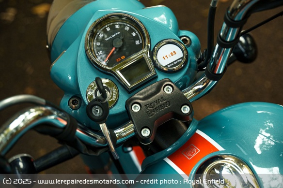 Royal Enfield Goan Classic 350 Trip Teal Royal Enfield Goan Classic 350 Trip Teal