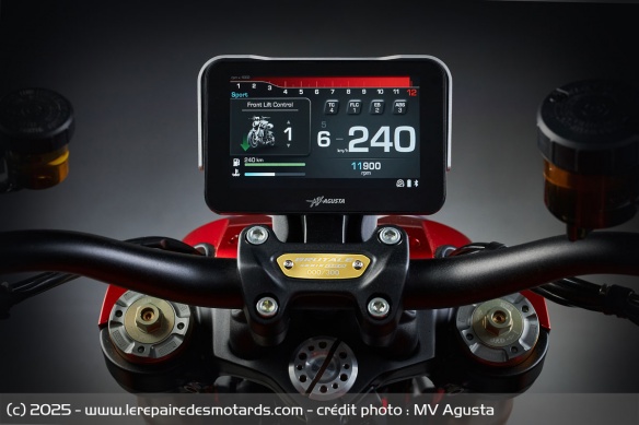 Le compteur TFT de la MV Agusta Brutale Serie Oro