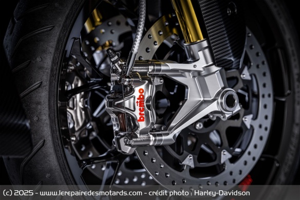 Série limitée Harley-Davidson CVO Road Glide RR Série limitée Harley-Davidson CVO Road Glide RR