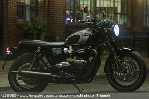 Triumph Bonneville T120 Black