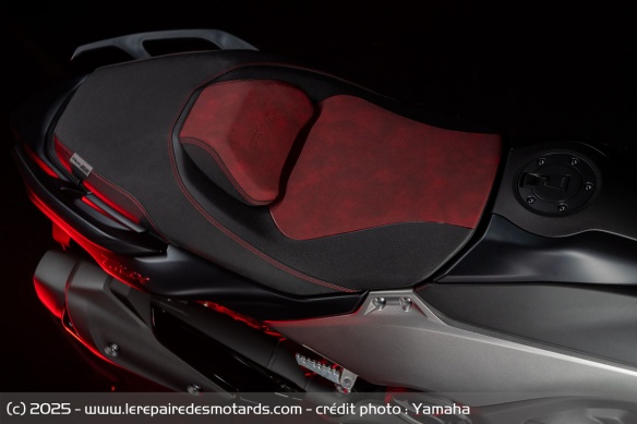 Maxi-scooter Yamaha TMAX 25e Anniversaire Maxi-scooter Yamaha TMAX 25e Anniversaire