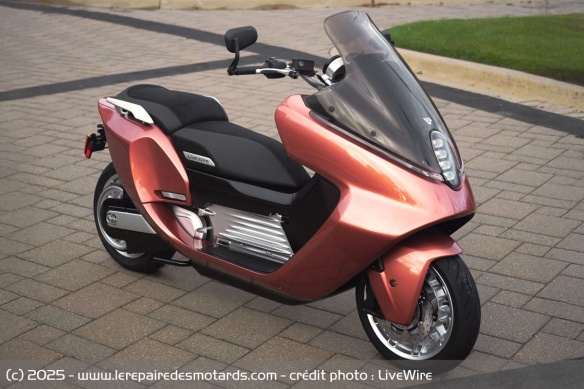 Le maxi-scooter LiveWire S2