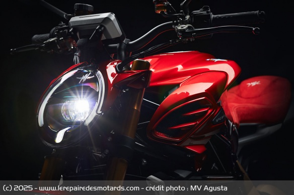 Le phare de la MV Agusta Brutale Serie Oro