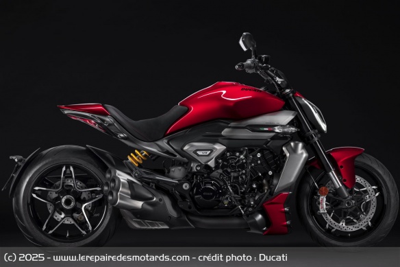 Power cruiser Ducati XDiavel V4 Power cruiser Ducati XDiavel V4