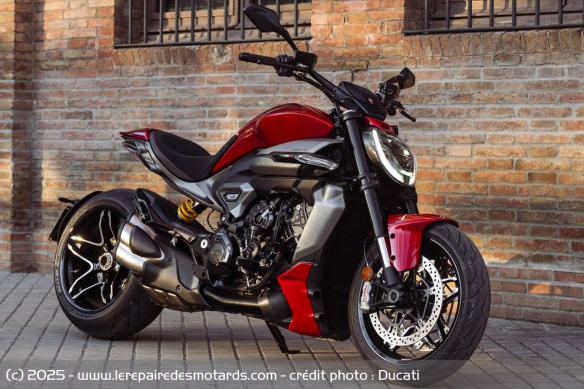 Power cruiser Ducati XDiavel V4 Power cruiser Ducati XDiavel V4