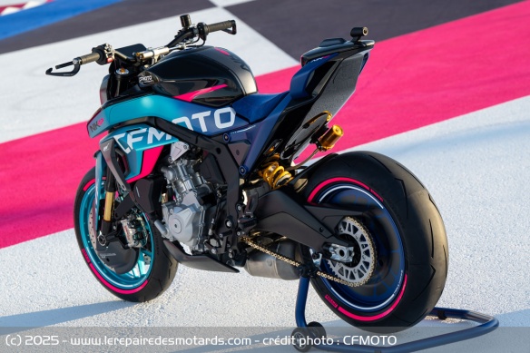 Roadster CFMOTO 675NK GP Roadster CFMOTO 675NK GP