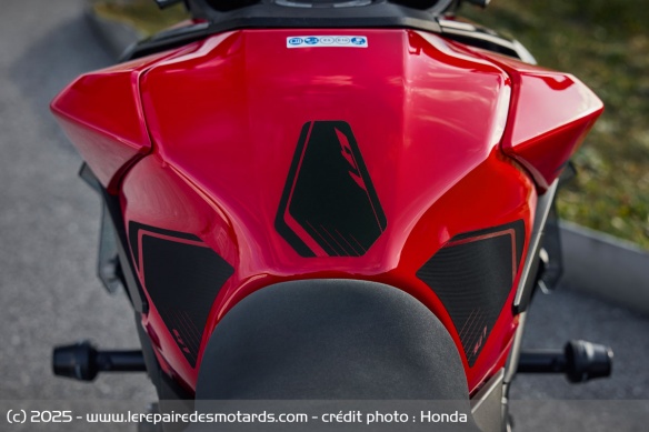 Le réservoir de la Honda CB1000GT