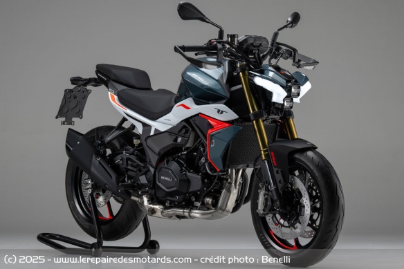 Roadster Benelli Tornado Naked Twin 550 Roadster Benelli Tornado Naked Twin 550