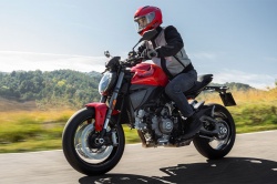 Roadster Ducati Monster (V2) 2026